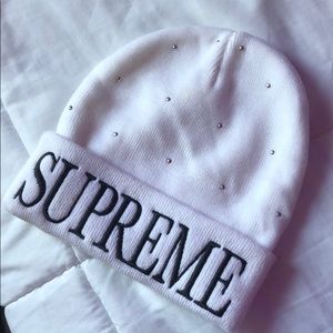SUPREME BEANIE